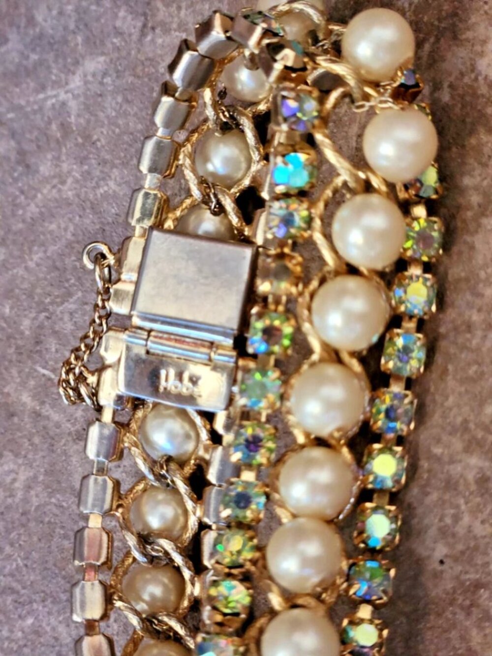Exquisite Vintage Hobe Faux Pearl Aurora Borealis Crystal Rhinestone Bracelet - Picture 6 of 16